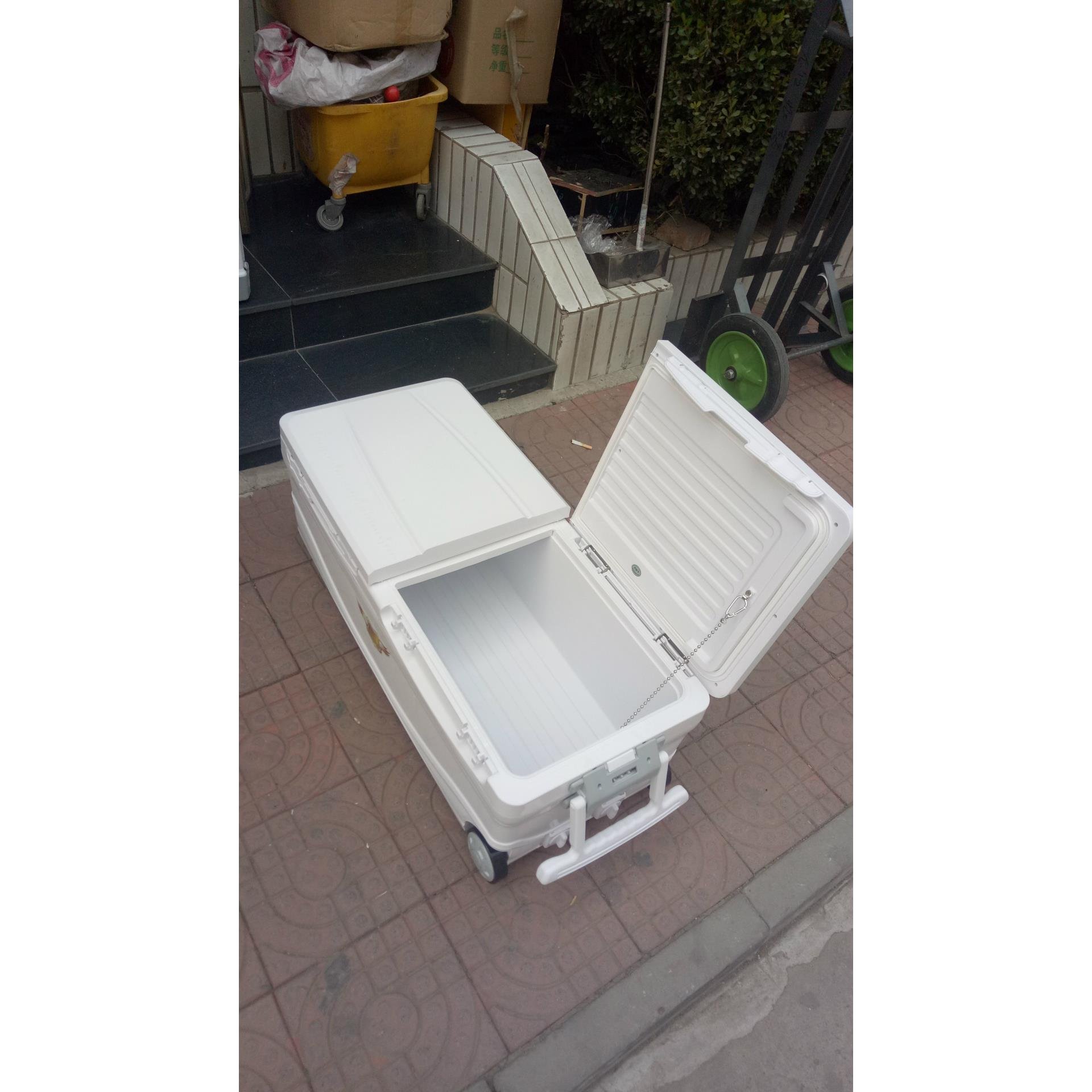 Fish tank 40 litres of 66 litres of 6840-68 litres of ice-fish box and cold-fishing gear